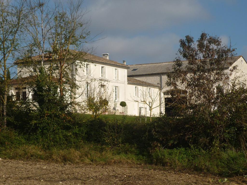 Chambres D'Hotes L'En Haut Des VignesMérignac エクステリア 写真