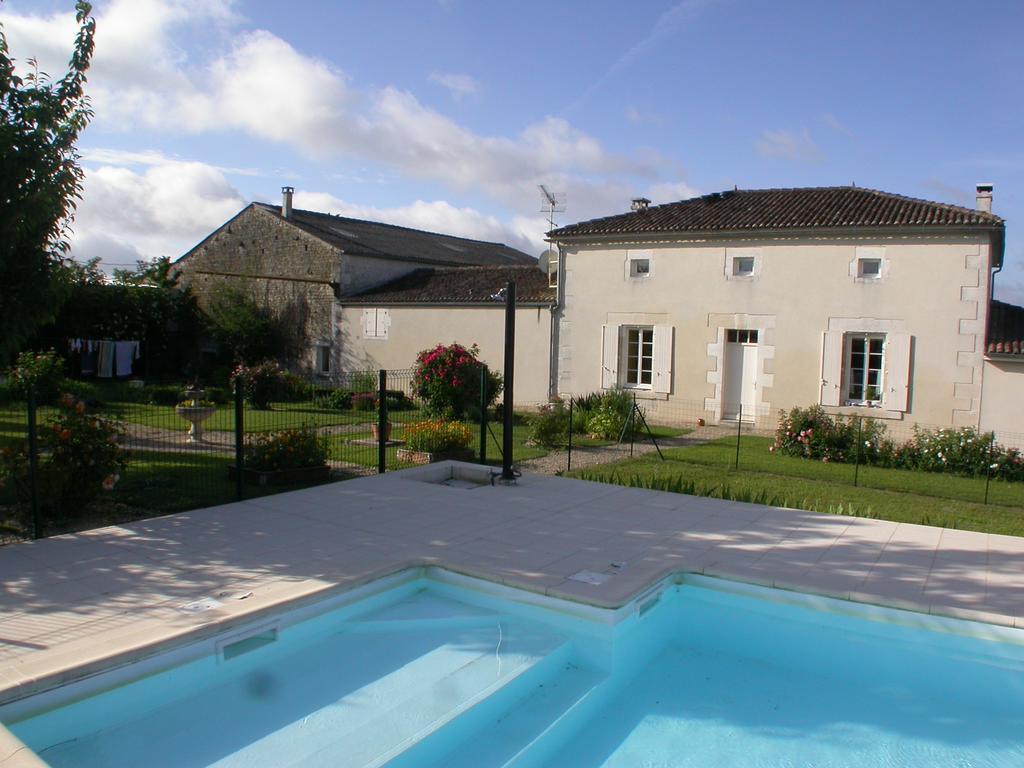 Chambres D'Hotes L'En Haut Des VignesMérignac エクステリア 写真