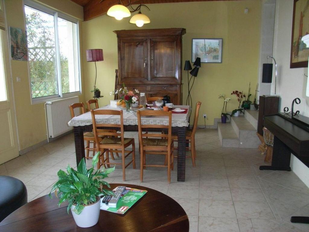 Chambres D'Hotes L'En Haut Des VignesMérignac エクステリア 写真